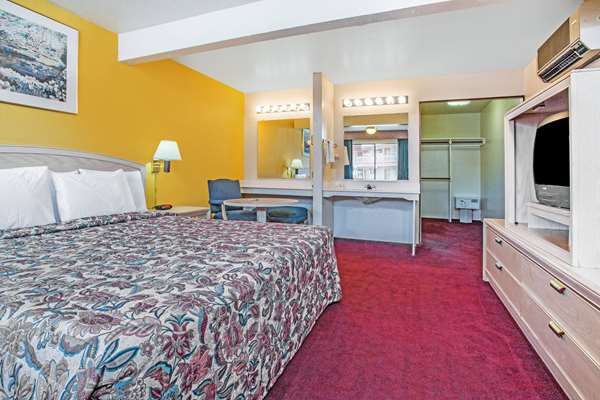 Suite - Travelodge Turlock
