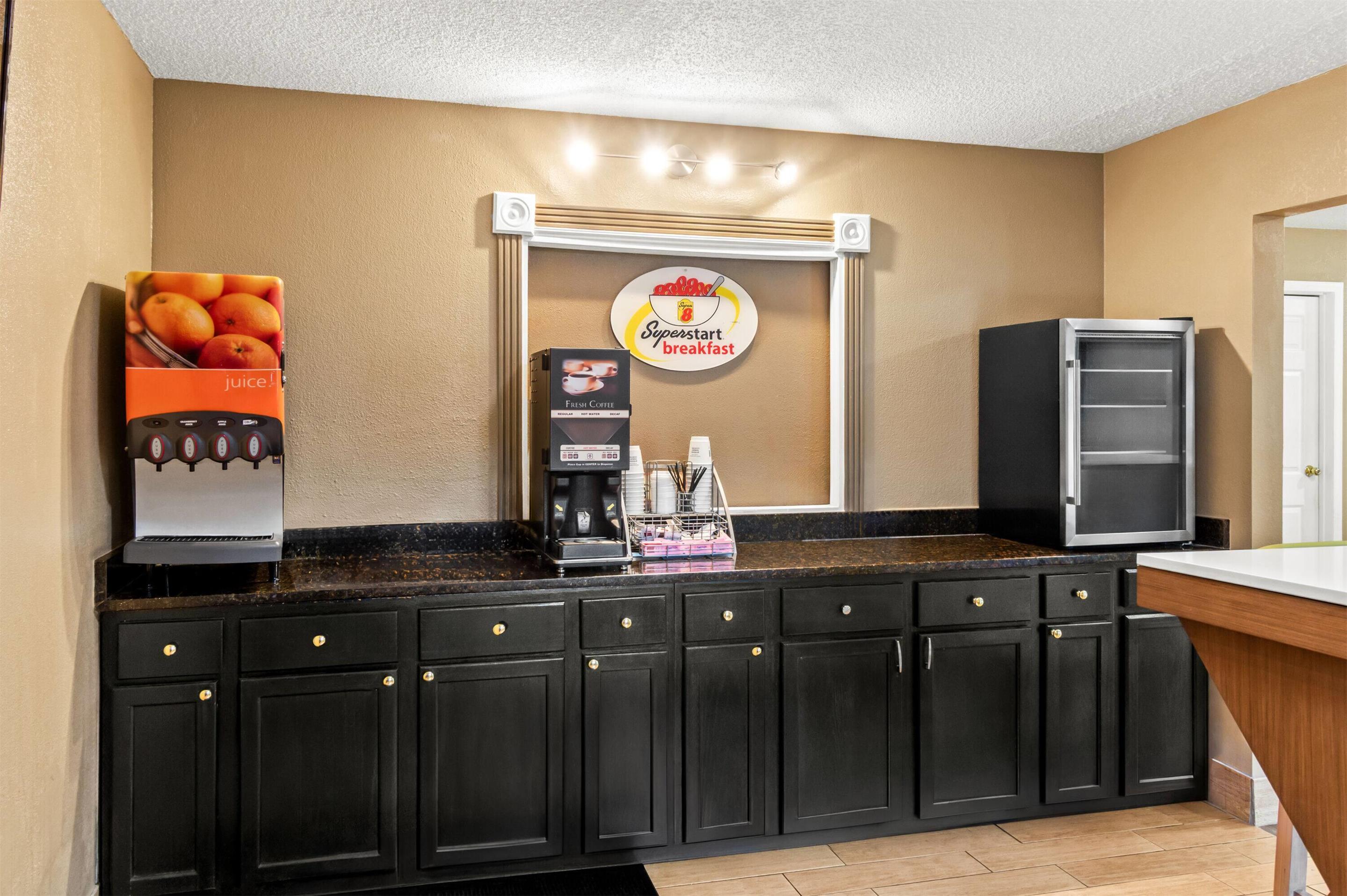 Undefined | Super 8 by Wyndham Cincinnati OH