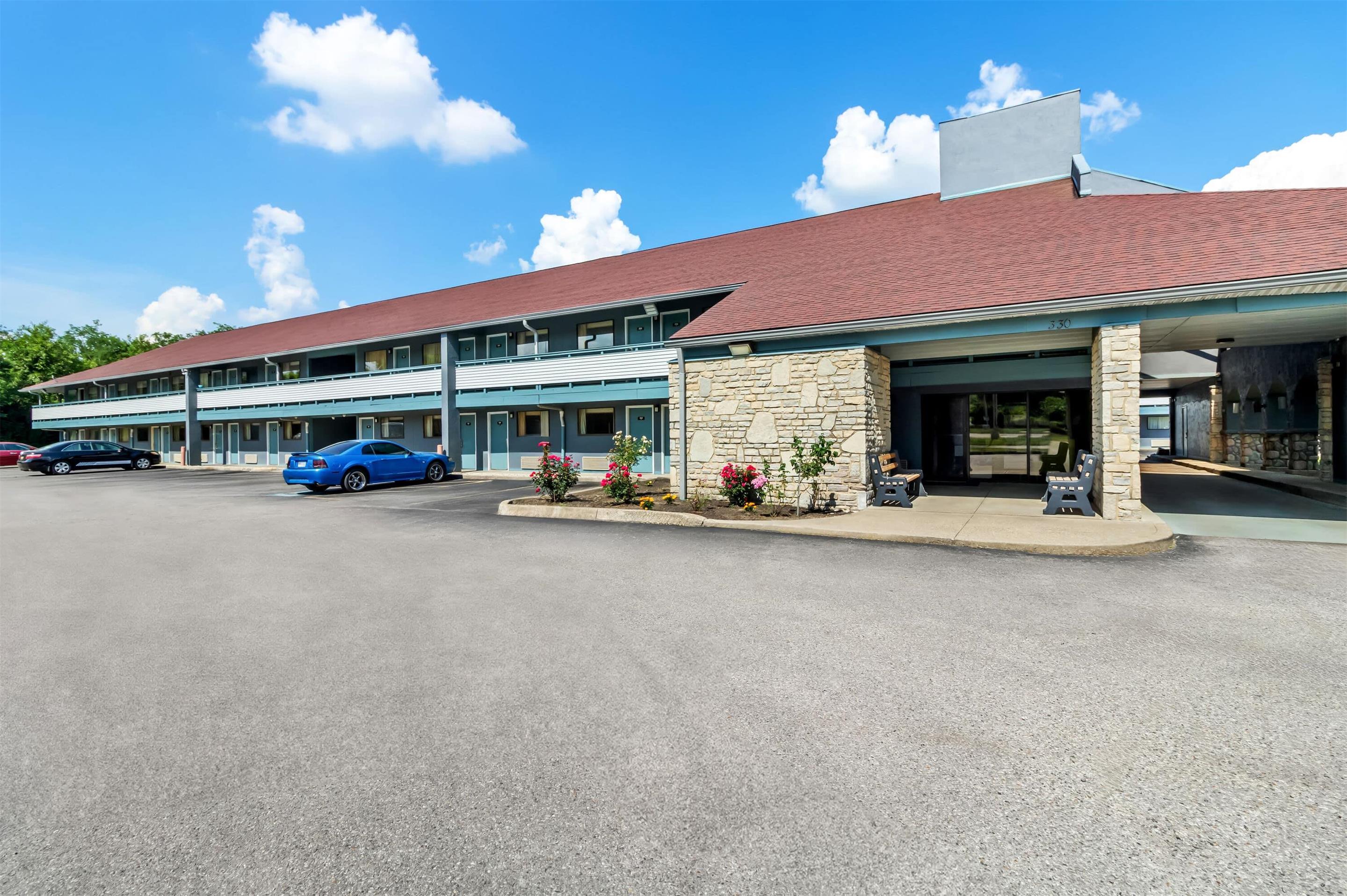 Exterior | Super 8 by Wyndham Cincinnati OH