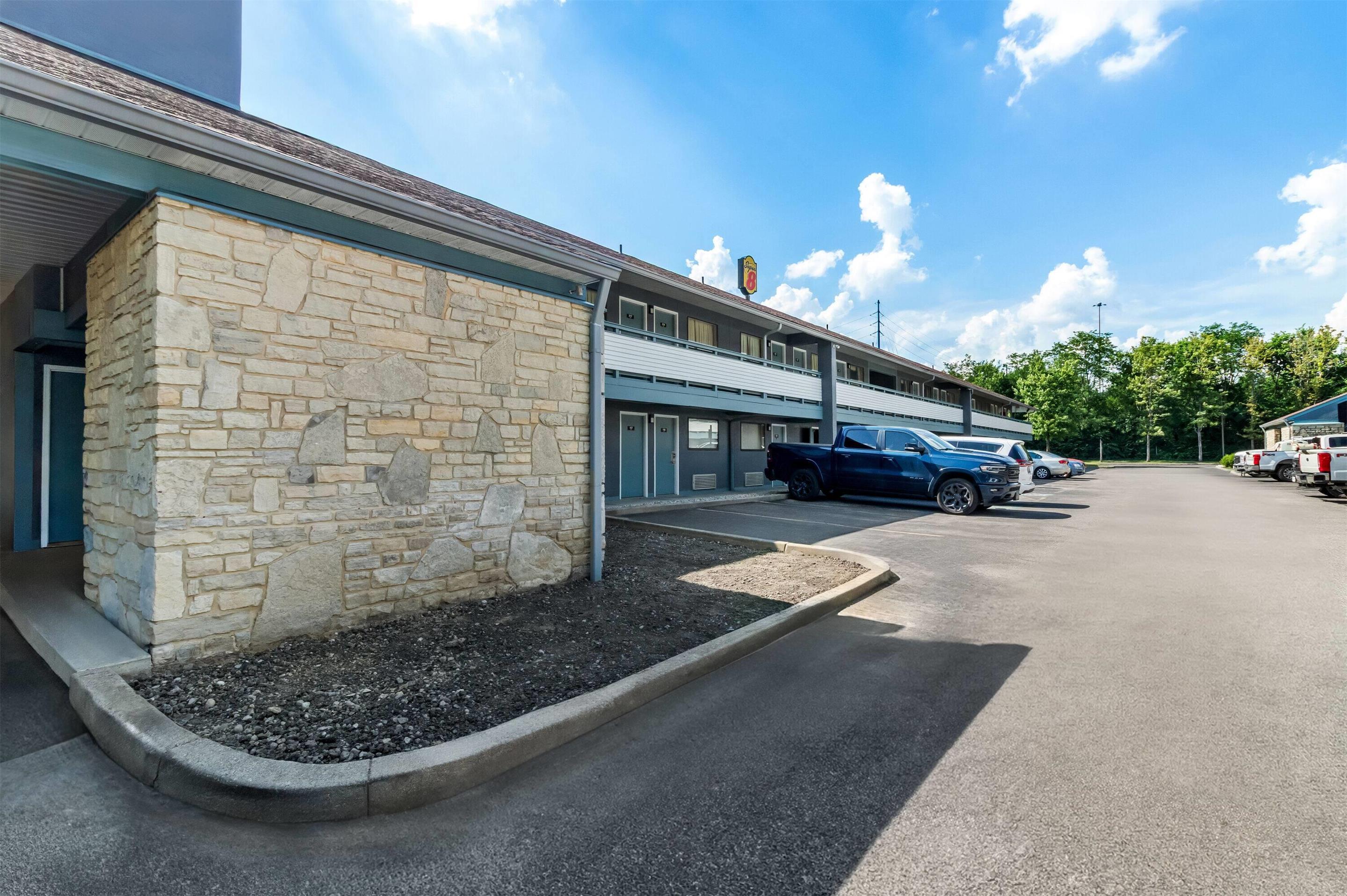 Exterior | Super 8 by Wyndham Cincinnati OH