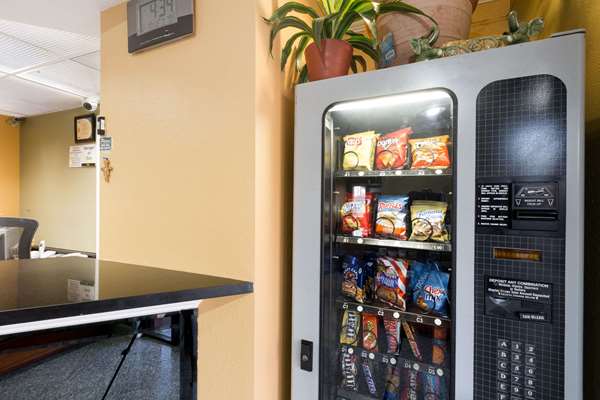  - Super 8 Hotel Indianapolis - I-65, Exit 103