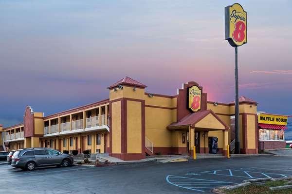 Exterior view - Super 8 Hotel Indianapolis - I-65, Exit 103