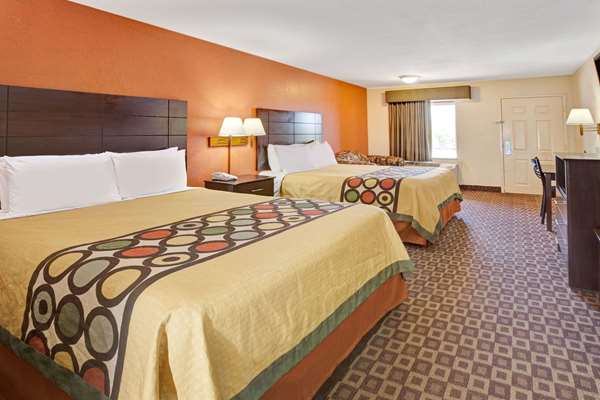  - Super 8 Motel Mont Belvieu Area Baytown - I-10, Exit 797 & 798