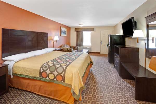  - Super 8 Motel Mont Belvieu Area Baytown - I-10, Exit 797 & 798