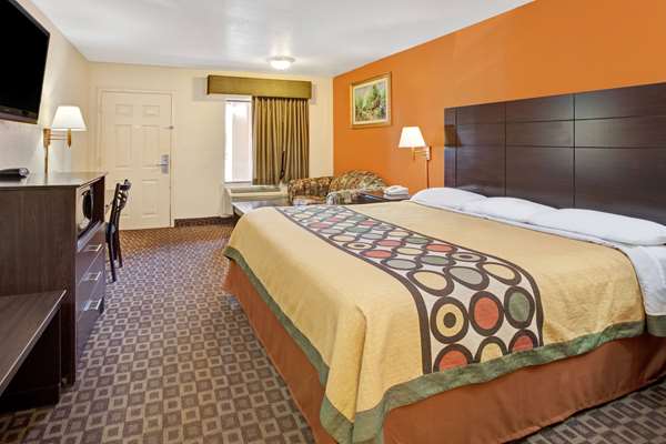  - Super 8 Motel Mont Belvieu Area Baytown - I-10, Exit 797 & 798