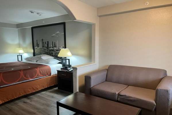  - Super 8 Motel Mont Belvieu Area Baytown - I-10, Exit 797 & 798