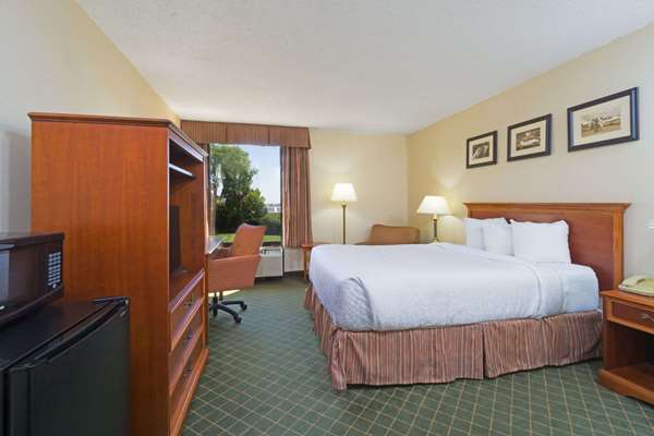  - Days Inn Airport Columbus