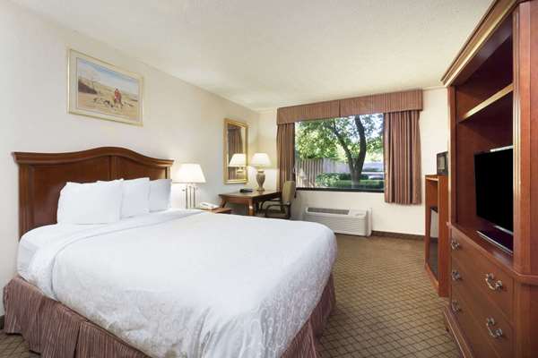  - Days Inn Airport Columbus