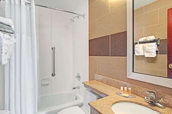  - Days Inn Brooklyn Heights