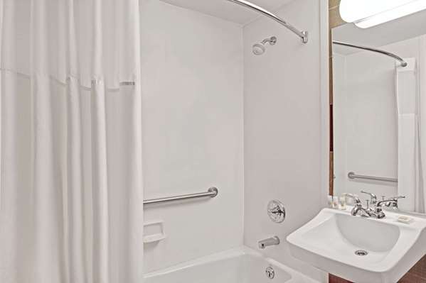  - Days Inn Brooklyn Heights