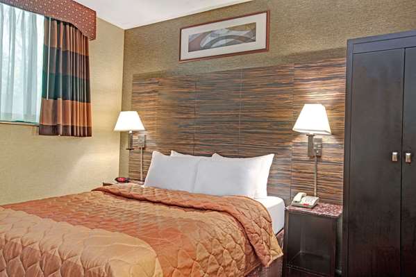  - Days Inn Brooklyn Heights