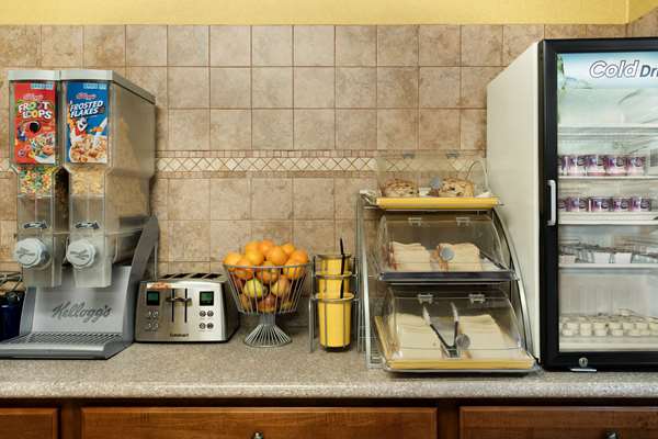 Restaurant - Days Inn Brooklyn Heights