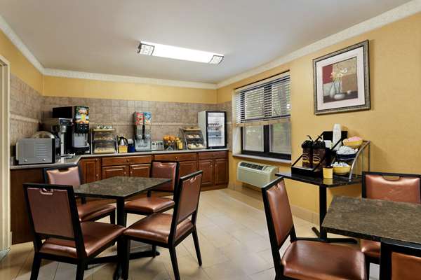 Restaurant - Days Inn Brooklyn Heights