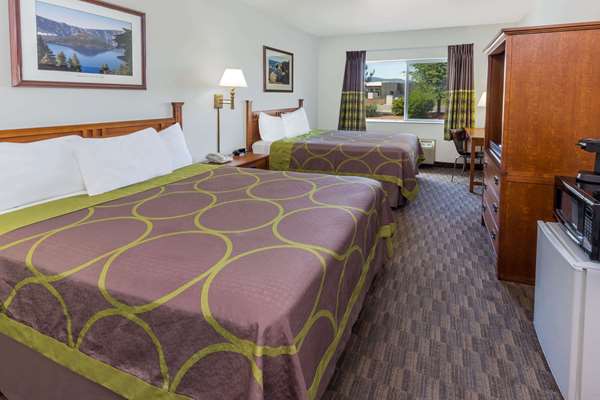  - Super 8 Hotel Medford - I-5, Exit 33