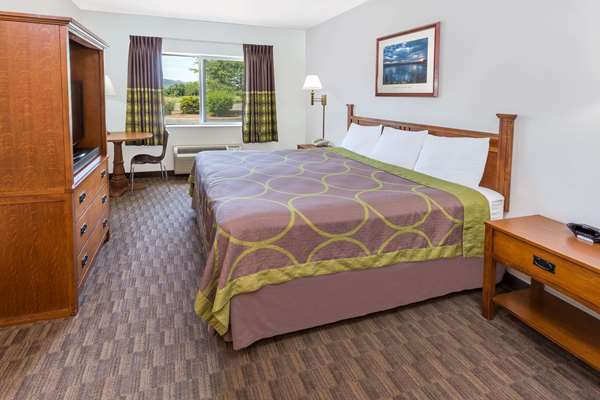  - Super 8 Hotel Medford - I-5, Exit 33