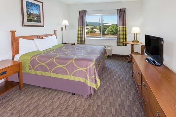  - Super 8 Hotel Medford - I-5, Exit 33