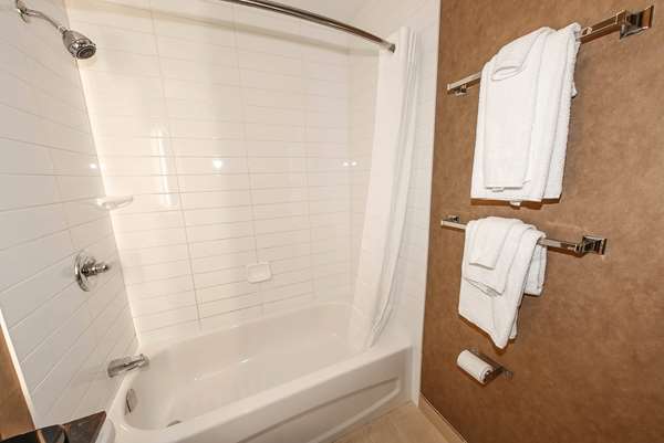  - Howard Johnson Inn Winnipeg