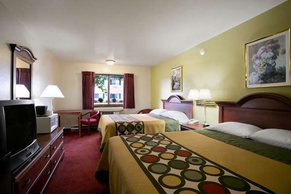  - Super 8 Hotel Campus Area Eau Claire