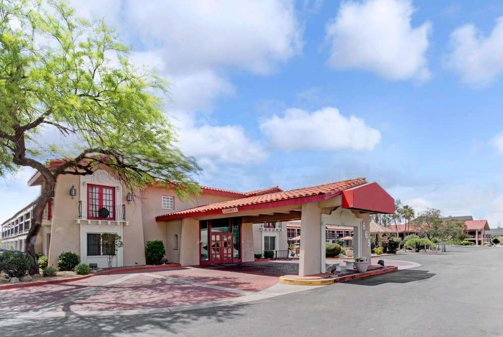 Exterior | Days Inn Tucson City Center