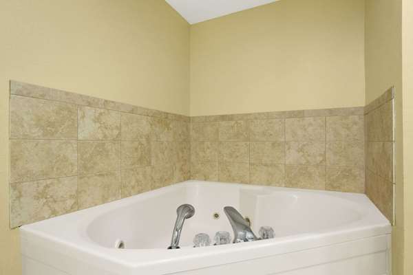  - Ramada Limited Hotel Columbia - I-20, Exit 65