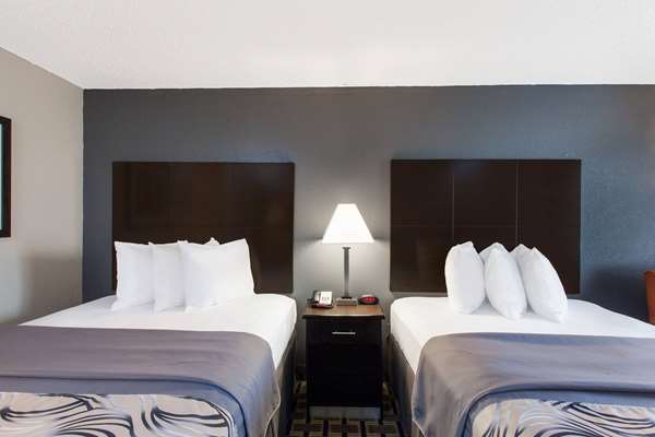  - Days Inn Ennis - I-45, Exit 251