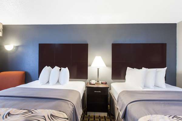  - Days Inn Ennis - I-45, Exit 251