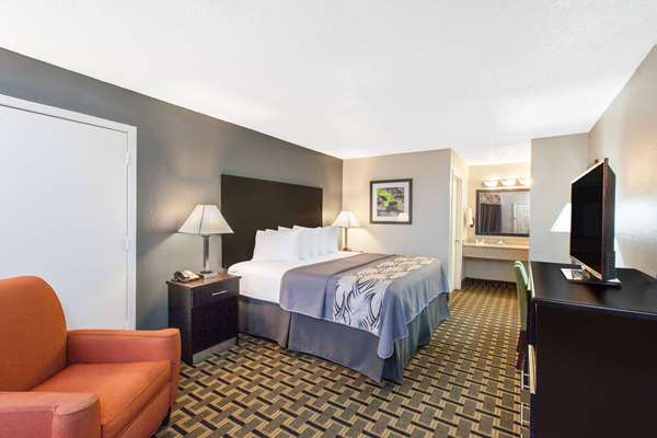  - Days Inn Ennis - I-45, Exit 251