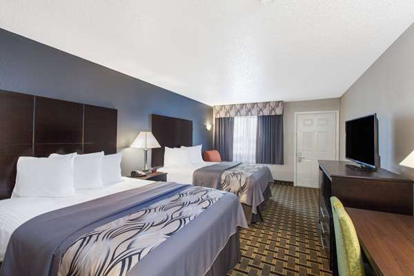  - Days Inn Ennis - I-45, Exit 251