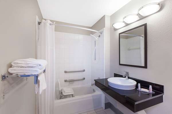  - Days Inn Ennis - I-45, Exit 251