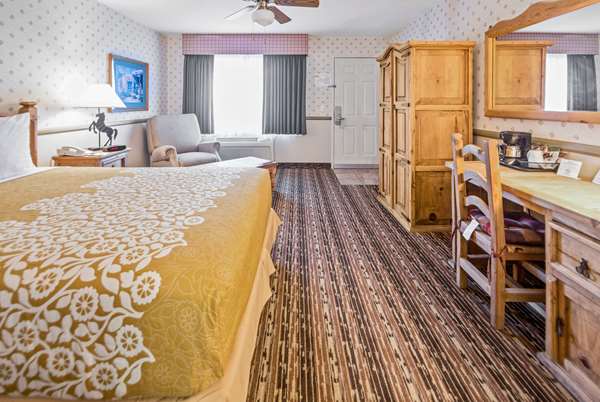  - Days Inn Lebec - I-5, Exit 215