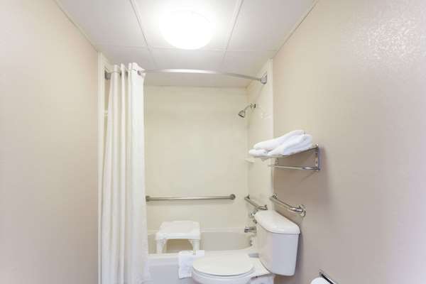  - Super 8 Motel Northeast Clarksville - I-24, Exit 4