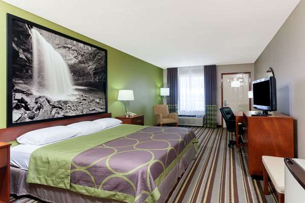  - Super 8 Motel Northeast Clarksville - I-24, Exit 4