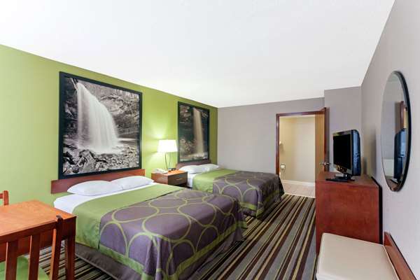  - Super 8 Motel Northeast Clarksville - I-24, Exit 4