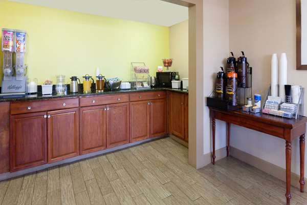  - Super 8 Motel Northeast Clarksville - I-24, Exit 4