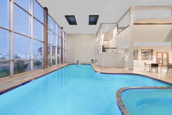 Pool - Wyndham Garden Hotel Midland