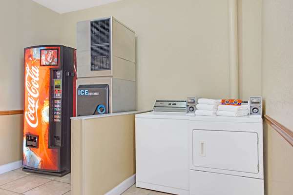  - Super 8 Motel Daytona Beach