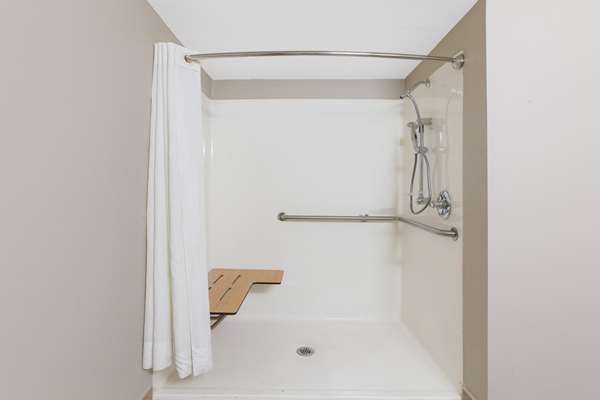  - Super 8 Hotel South Oklahoma City - I-35, Exit 124A