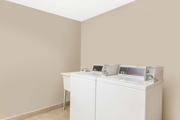 Amenities - Super 8 Hotel South Oklahoma City - I-35, Exit 124A