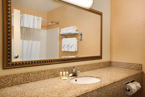  - Days Inn & Suites Surprise