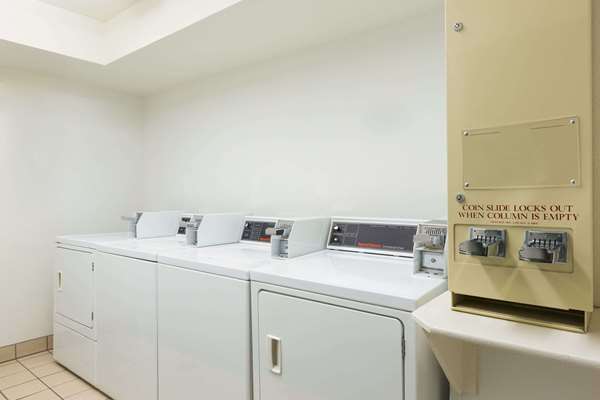  - Days Inn & Suites Surprise