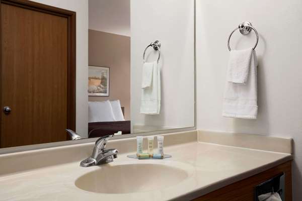  - Travelodge Elko - I-80, Exit 303