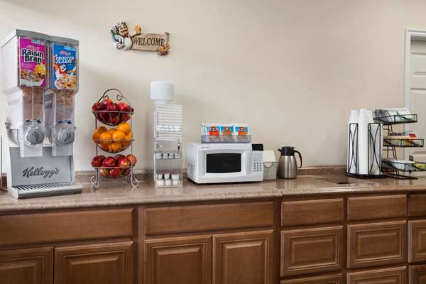 Restaurant - Travelodge Elko - I-80, Exit 303