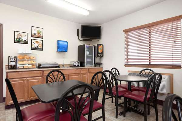 Restaurant - Travelodge Elko - I-80, Exit 303