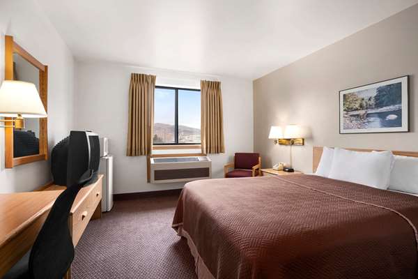  - Travelodge Elko - I-80, Exit 303