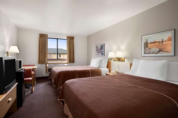  - Travelodge Elko - I-80, Exit 303