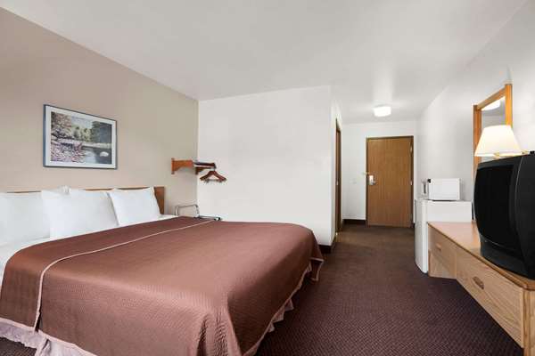  - Travelodge Elko - I-80, Exit 303