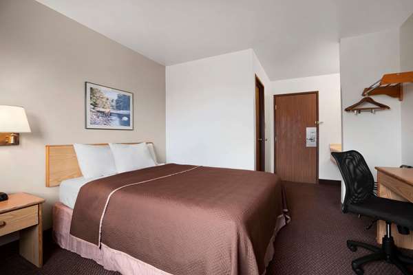 - Travelodge Elko - I-80, Exit 303