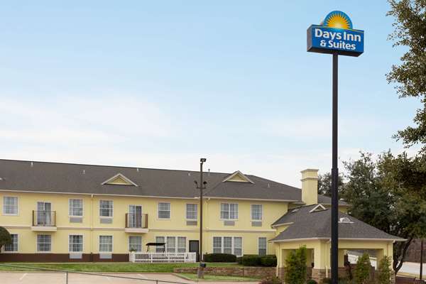 Exterior view - Days Inn Euless