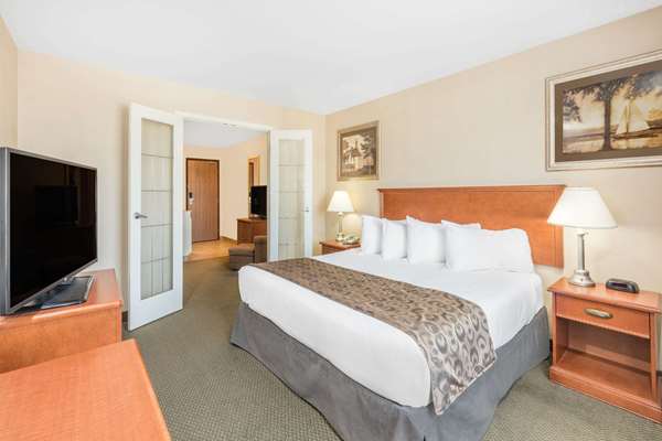  - Ramada Inn Clairmont