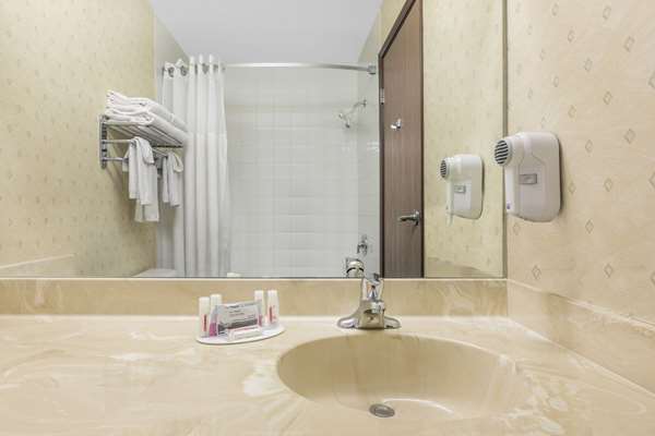  - Ramada Inn Clairmont